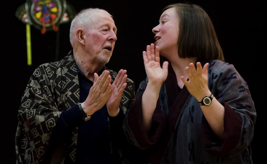 memory-spinners-the-mikado-performance-scottish-opera-2016-credit-james-carney-firstthreesongs-1-_1